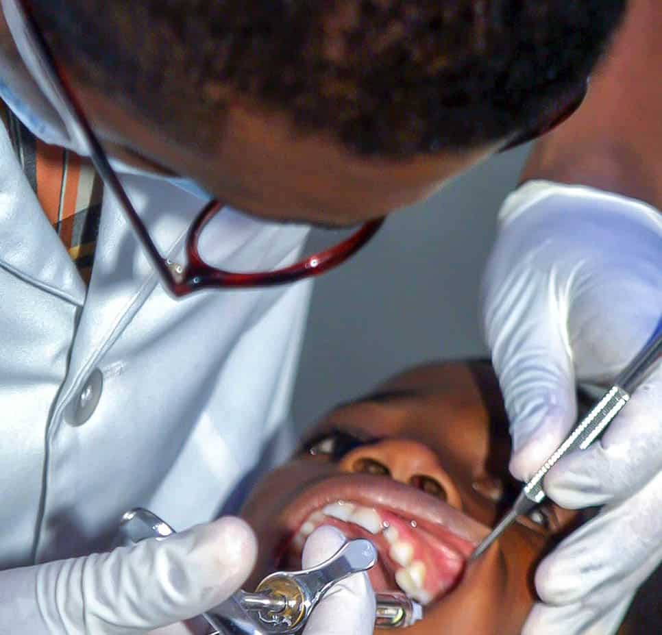 Fast and effective 1-hour teeth whitening service for instant results Doncaster